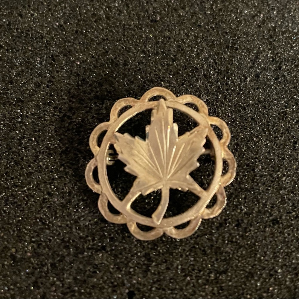 Gold Tone Maple Leaf Brooch NIB